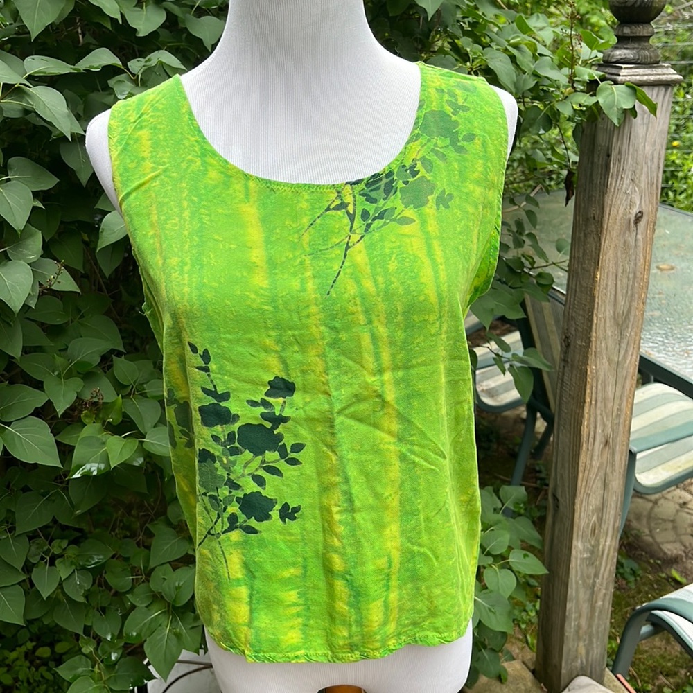 Global Village Sleeveless Batik Tank Top Womens Small Green w/ flowers
